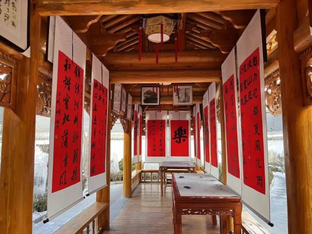 此次在河州书院展出的作品中含有临夏州知名书法家赏进孝,侯铭源,何进