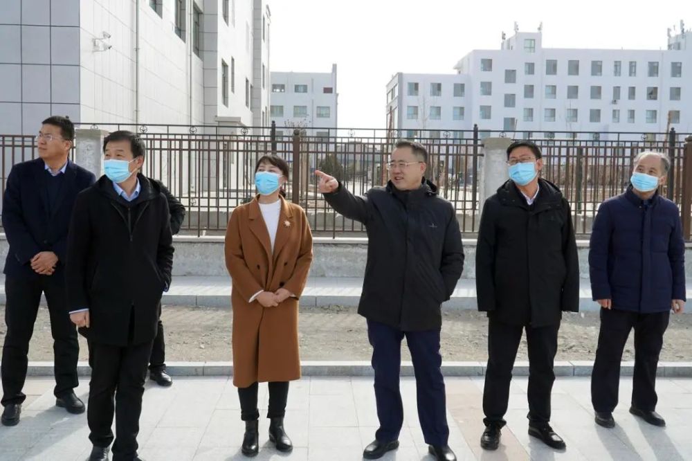 金塔县委书记李炯芳调研社会事业重点项目建设工作