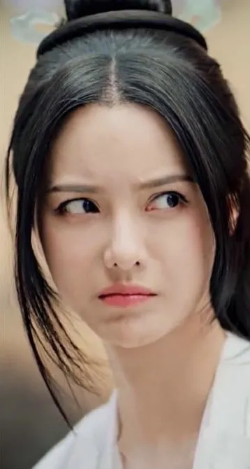 瞪眼嘟嘴,五官乱飞,这6位演"傻白甜"的女演员们,个个都尴尬_腾讯新闻