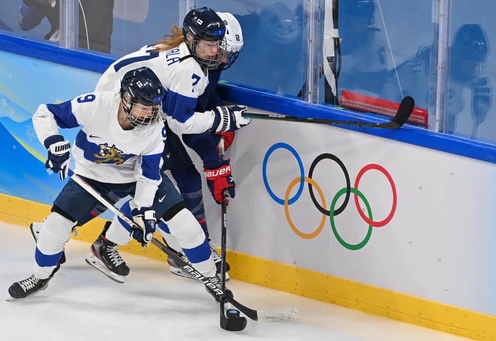 北京冬奥会冰球女子半决赛美国队胜芬兰队3