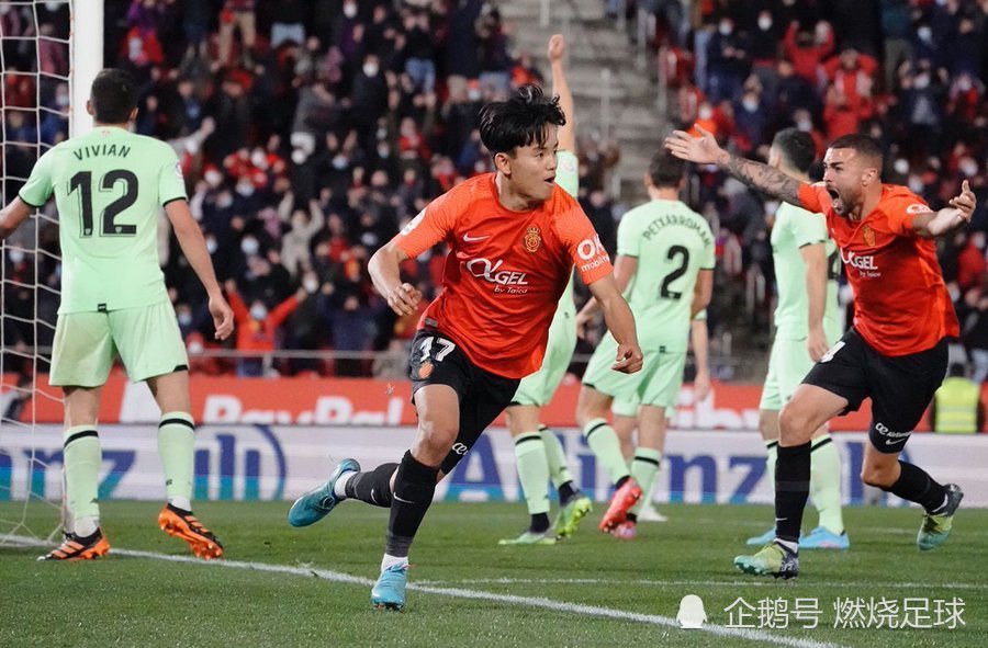 西甲 3-2！日本梅西88分钟绝杀，激情脱衣庆祝，本赛季西甲2球扎心武磊