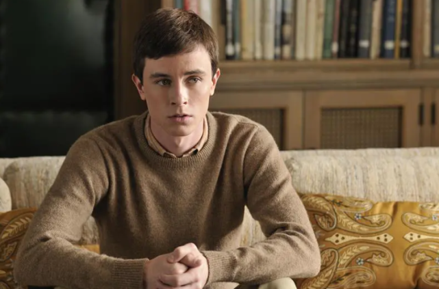 儿子死后,她从一个极端跑到了另一个极端|鲍比|同性恋|基督教|天佑