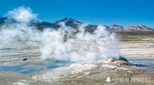 除了固态液态和气态水还有第四种形态这种形态下的水可以燃烧