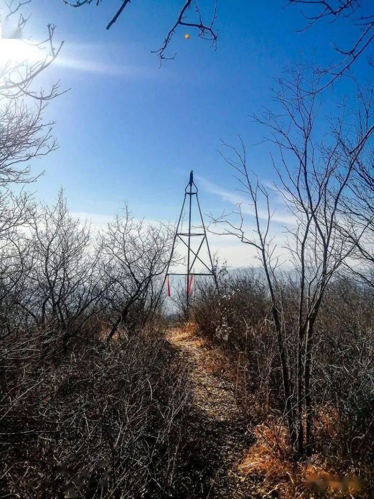 2月19日大北梁徒步千米峰顶远眺群山