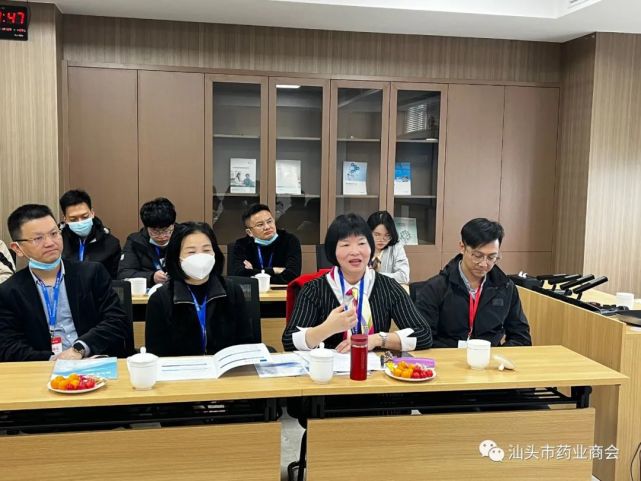 我会副会长,青委会副主任钟青云发言我会副会长,青委会主任黄沐发言