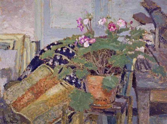 他的绘画特点是借助纳比派描绘现实的方法,不依中心透视法,而是依纳