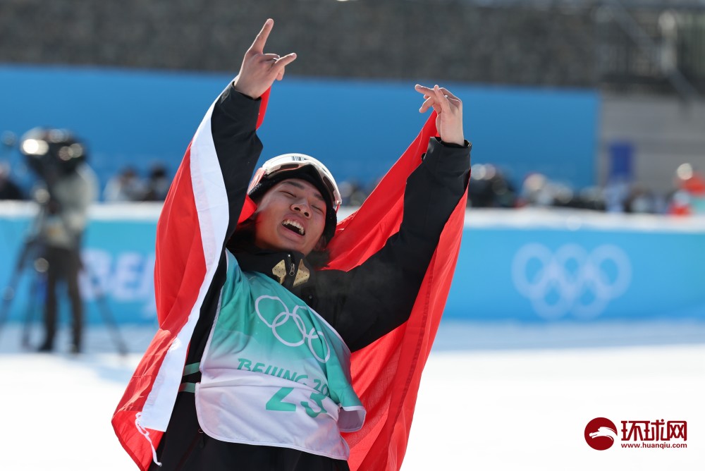 北京冬奥会单板滑雪男子大跳台比赛，中国选手苏翊鸣夺得金牌。