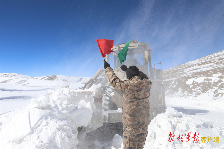 子弟兵雪景图片图片