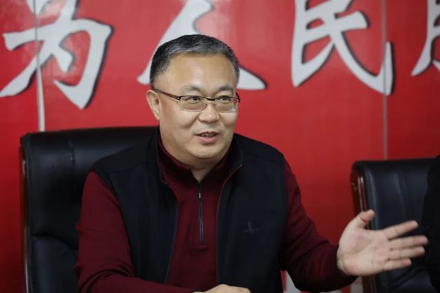 大会由河北香江集团董事长张建军主持,国贸中心工程负责人,万