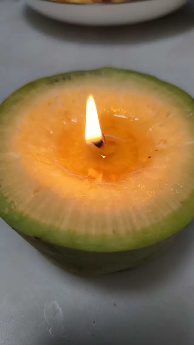 在家乡每到元宵节夜晚,都会点起萝卜灯,如今已是80后的回忆