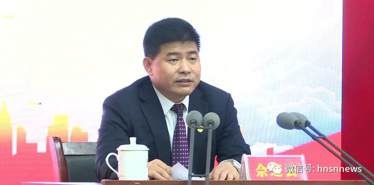 佘芝云为绥宁一中师生上思政课时寄语全校师生书写青春绚丽篇章共筑