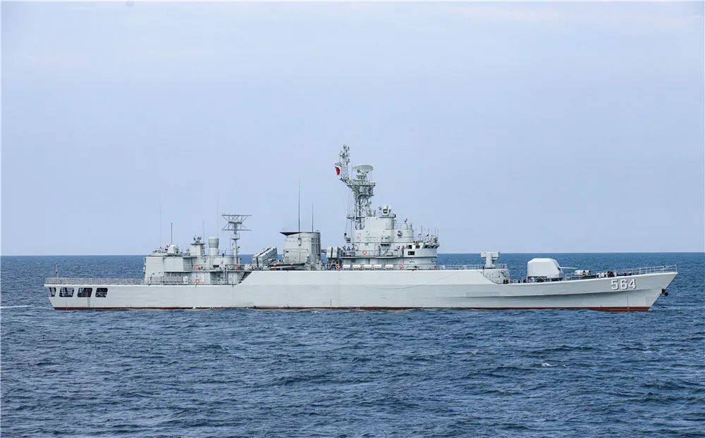 (猜一舰艇装备)我们是葫芦岛舰导航雷达班集体我们的职责是海上航行