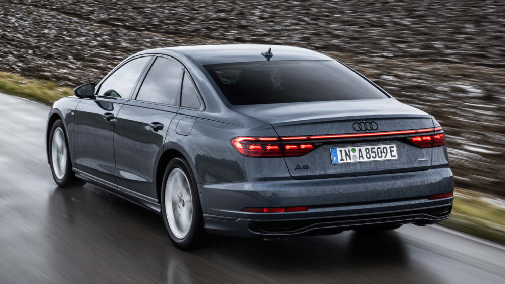 更加强调运动属性中期改款奥迪a860tfsie插电混动版实拍图发布