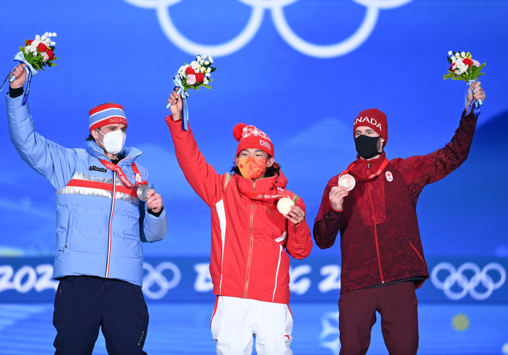 冬奥会冠军颁奖图片图片