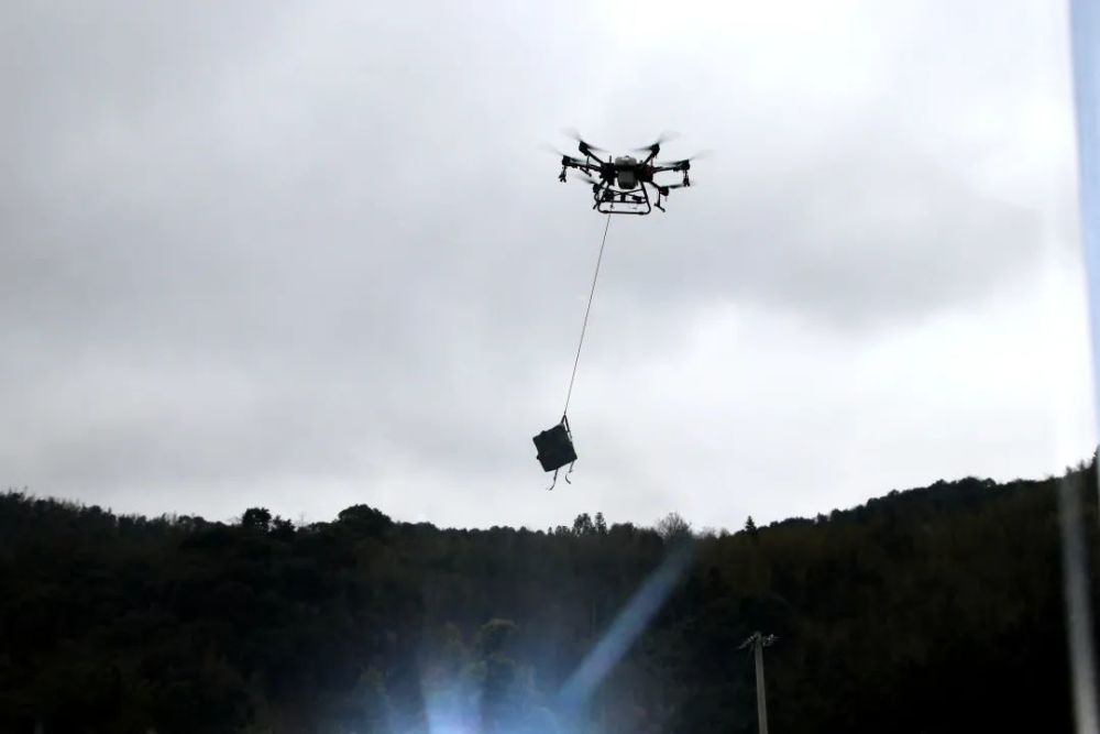 用好空中手段無人機應急救援隊伍首次亮相