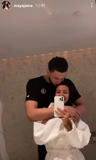 朗佐鲍尔新女友曝光颜值身材俱佳网友不买账她没有球嫂漂亮