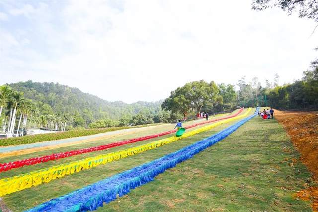 在樱花盛放漫天粉雪中一起来中山坦洲快活谷乐园游玩吧