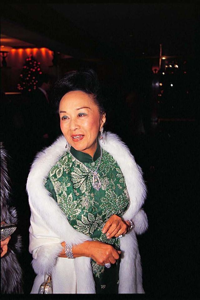 把公主袖旗袍穿出高定风格|高定|利孝和|旗袍|陆雁群|香港|利夫人