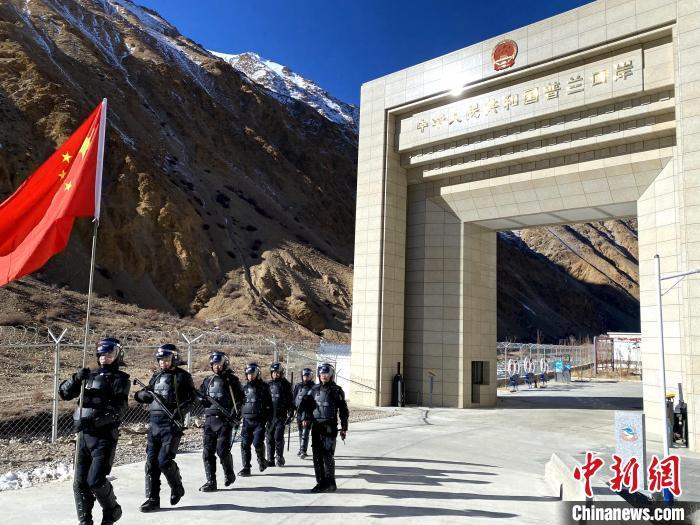 西藏阿里边检民警：“万家团圆是我们最大的心愿”600122宏图高科