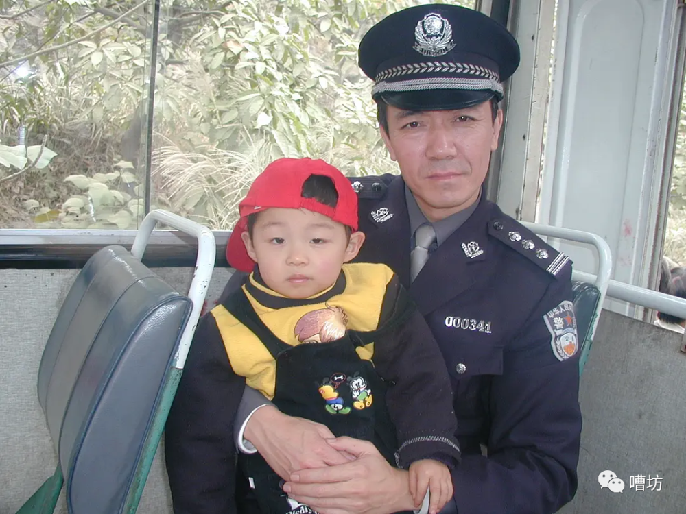 李幼斌儿子李小柯在父母离婚的阴影中长大36岁仍未婚