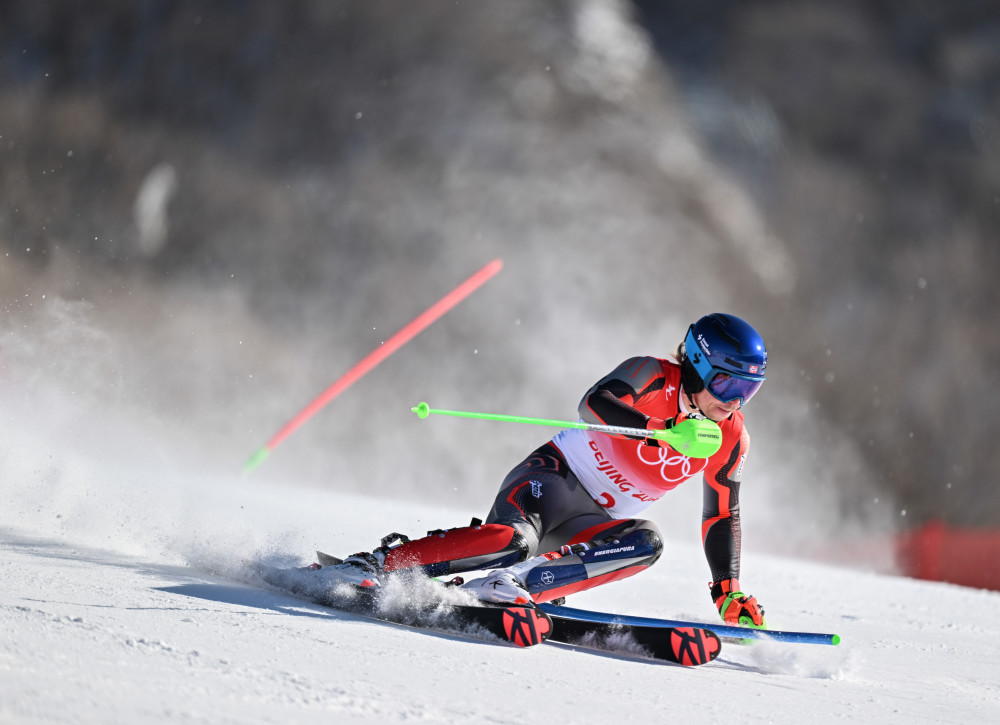 北京冬奥会高山滑雪男子回转比赛赛况