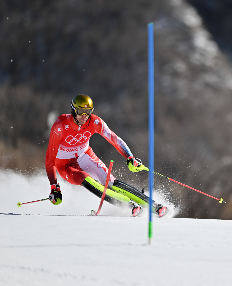 (北京冬奥会)高山滑雪——男子回转比赛赛况
