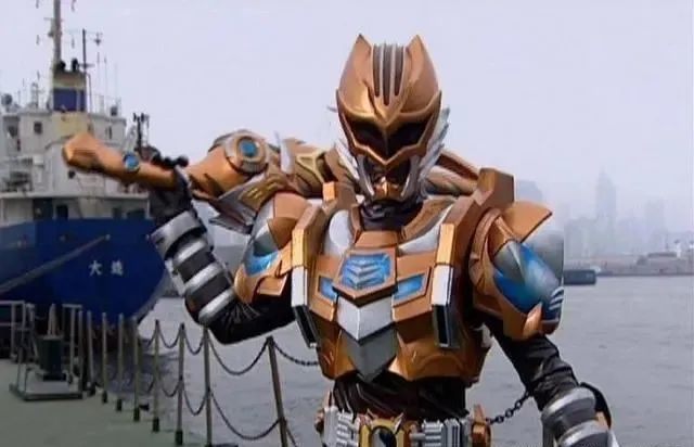 其实铠甲勇士中的黑暗炎龙侠非常厉害,只是你们没有留意罢了