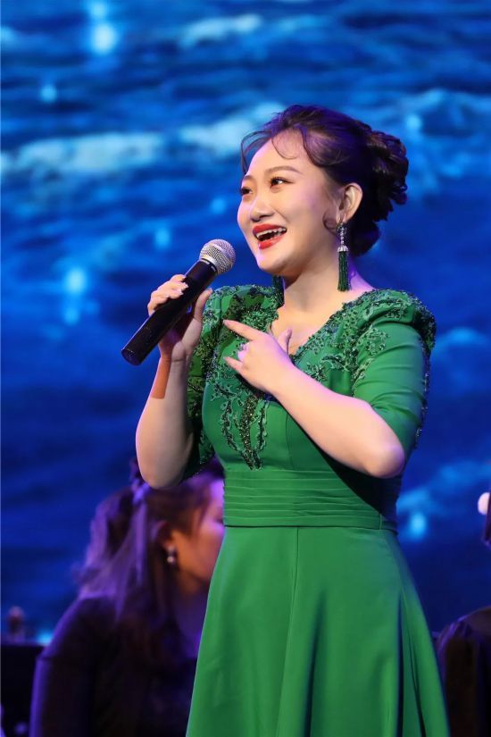 声乐歌剧系教授刘航,青年吉他演奏家孙绚绚,长影乐团女高音歌唱家周婷