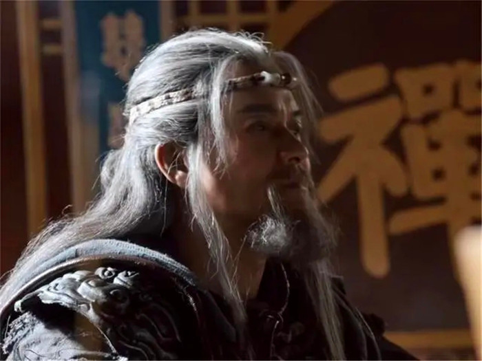 金庸武侠小说中丐帮十大帮主如何排名洪七公排第5乔峰仅排第2此人第1