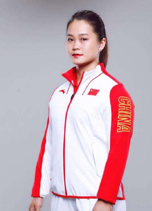 中国29岁奥运冠军邓薇生日夜宣布退役:大山的孩子