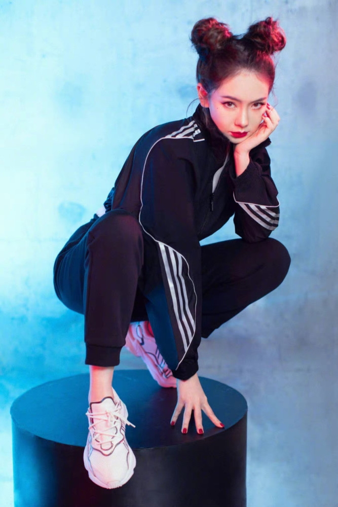 女明星双丸子头造型大pk,赵丽颖,杨幂谁最可爱?_腾讯新闻