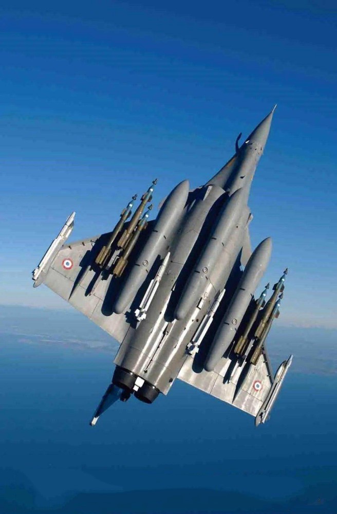 巴基斯坦涂装歼10c亮相,配套太行发动机交付进入倒计时_腾讯新闻