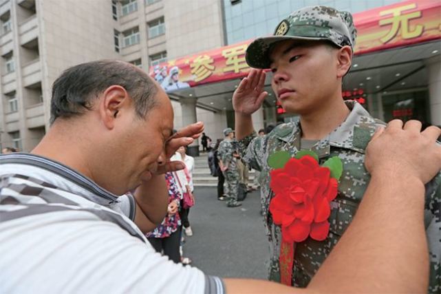 如果你是家长,只有一个独生子女,你愿意送他去参军吗?