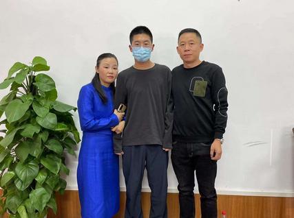 孫卓再登央視對養父母態度轉變67後著67焦急現身醫院真相讓人淚目