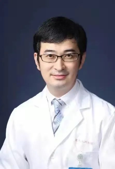 毕业于上海交通大学医学院,博士和硕士导师为张志愿院士和张陈平教授.