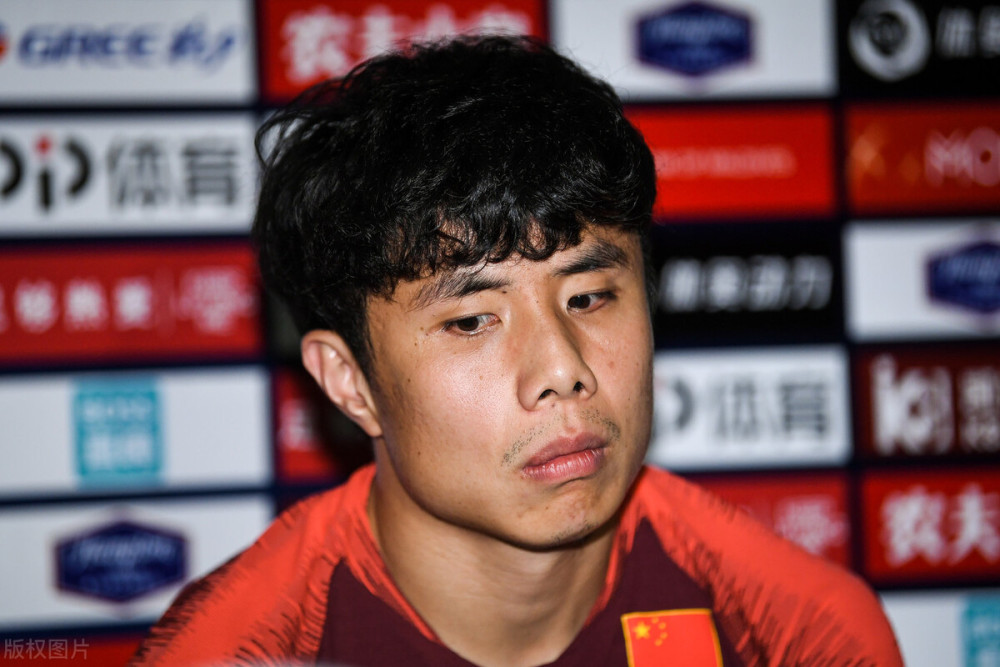 下面是蒿俊闵的讨薪原文,蒿俊闵发文说:"武汉卓尔职业俱乐部,欠我的