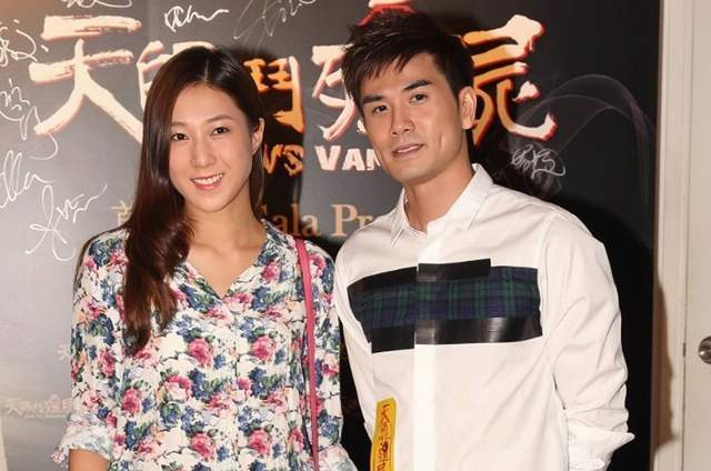 另外,之前伍允龙在拍《城寨英雄》时就和tvb甜美小花刘佩玥传出过绯闻