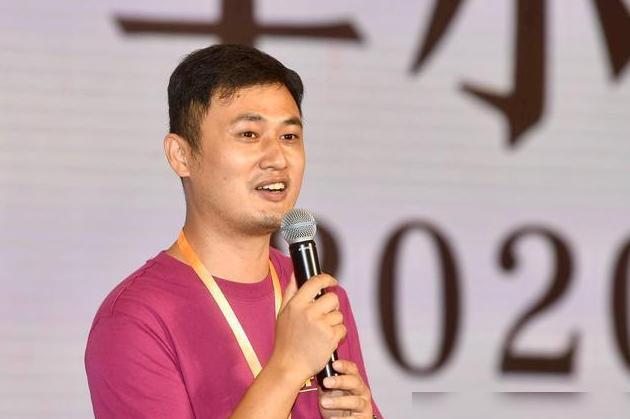 央视名嘴张泉灵用147万赚取12亿和陈磊出版漫画书成功逆袭