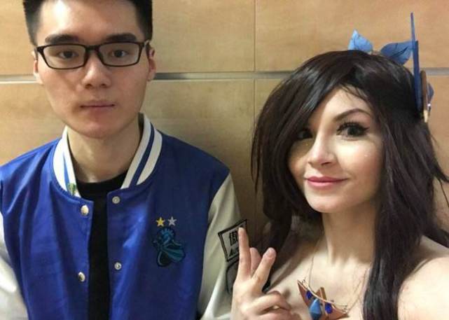 zhou神盛赞买号选手:拉老师进步挺大的!