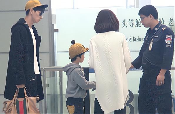 疑似假离婚张亮寇静带孩子甜蜜逛商场有人猜测两人将要复合