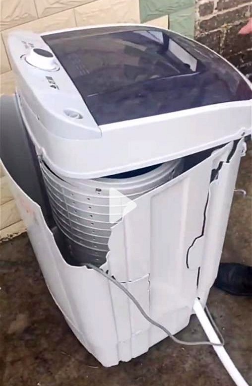 江西女子洗羽绒服5秒后一声巨响洗衣机爆炸真正原因终于找到了