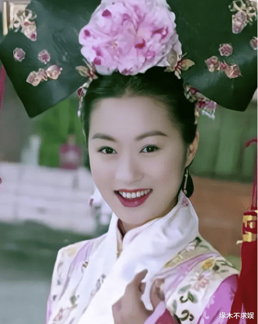 《怀玉公主》于2000年播出,讲述了一个刁蛮的清朝公主,一个清朝深宫里