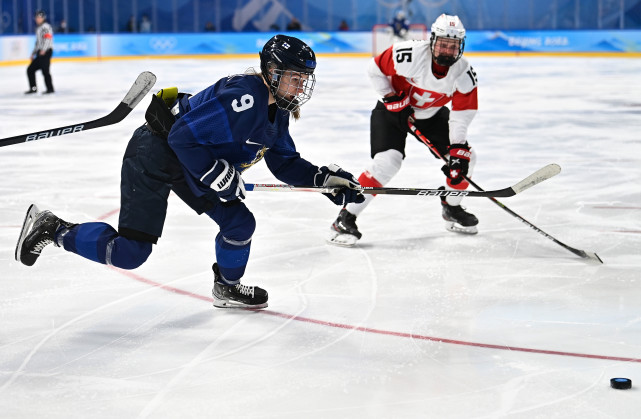 宋彦桦 摄当日,在五棵松体育中心举行的北京2022年冬奥会女子冰球铜牌