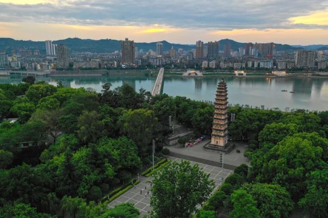 南充鹤鸣山风景区图片