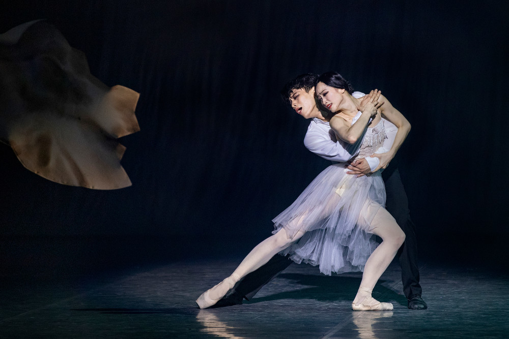 冬奥特刊足尖之舞与刀刃之舞的冰雪奇缘