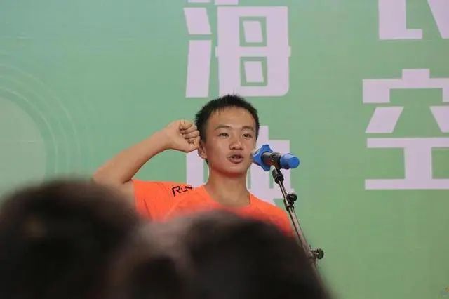 为孩子点亮梦想的体育老师赖宣治与七星奇迹四