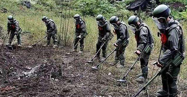 中国地雷村地下埋有100万颗地雷特种兵都不敢随意踏入