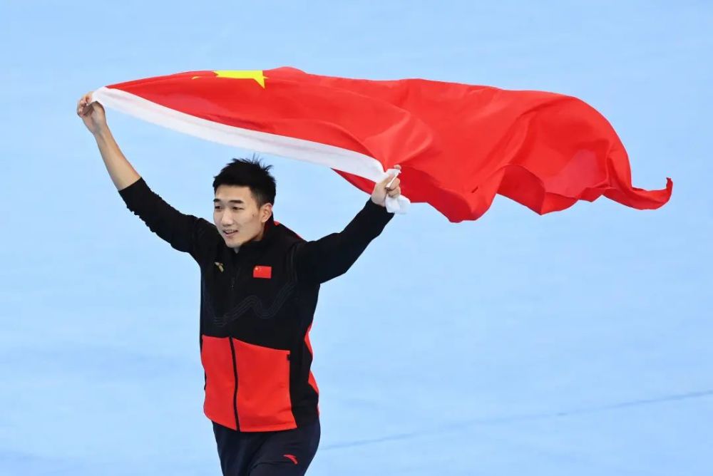 北京冬奥会即将闭幕，猜猜谁将担当中国队旗手？600860北人股份