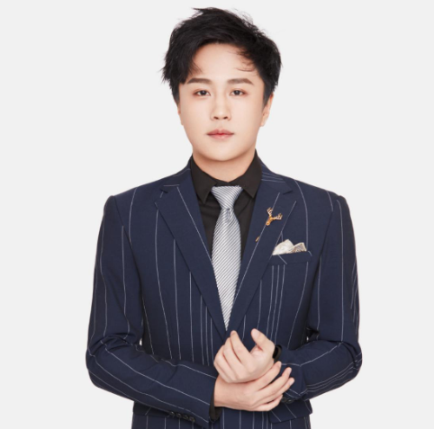 李九微博官宣解说排班网友们都沸腾了大概率解说重量级比赛