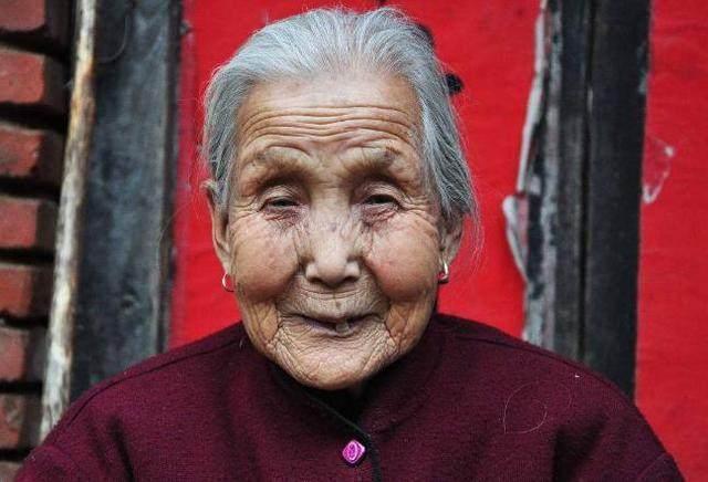 心理测试:你觉得哪位老人最慈祥?测你晚年生活会不会享福?